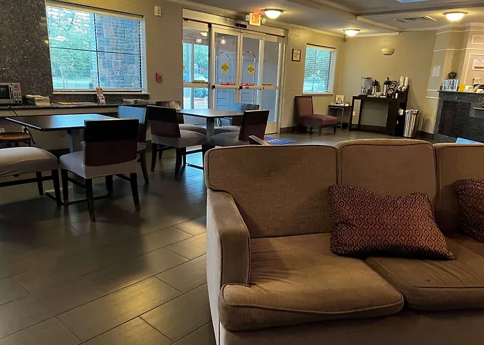Baymont By Wyndham College Station